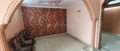 Living Room Image of 990 Sq.ft 3 BHK Builder Floor for rent in Karol Bagh New Delhi for Rs. 25000