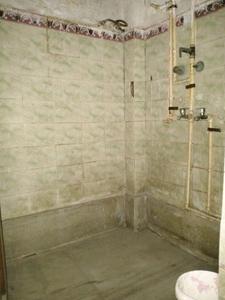 Common Bathroom Image of 700 Sq.ft 1 BHK Independent House for rent in Yamuna Vihar New Delhi for Rs. 6500
