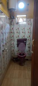 Bathroom Image of 750 Sq.ft 2 BHK Apartment / Flat for rent in Airport Gate no. 1 Kolkata for Rs. 10000