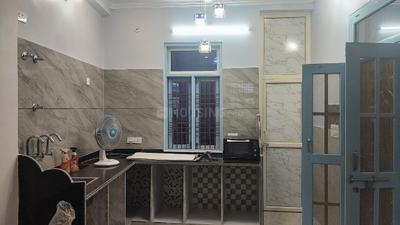 Kitchen Image of 700 Sq.ft 1 BHK Builder Floor for rent in Roberts Lines Lucknow for Rs. 15000