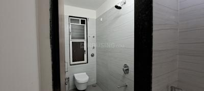Lalit Roongta Elegante Bathroom One 3