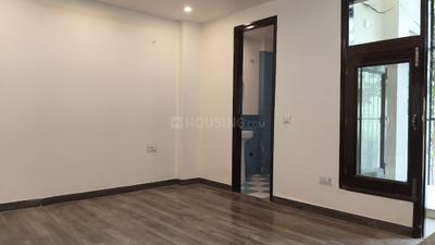 Bedroom Image of 2520 Sq.ft 4 BHK Builder Floor for sale in Anand Vihar New Delhi for Rs. 40000000