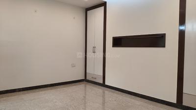 Bedroom Image of 2520 Sq.ft 4 BHK Builder Floor for sale in Anand Vihar New Delhi for Rs. 40000000
