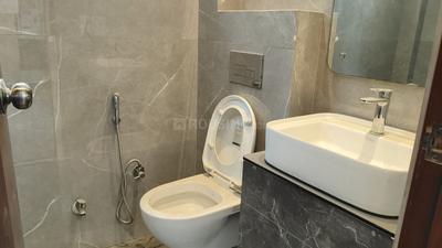 Image of 1620 Sq.ft 3 BHK Builder Floor for sale in Anand Vihar, New Delhi for Rs. 32500000