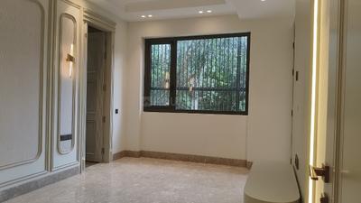 Bedroom Image of 2420 Sq.ft 4 BHK Builder Floor for sale in Anand Vihar New Delhi for Rs. 46500000