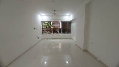 Living Room Image of 766 Sq.ft 2 BHK Apartment / Flat for sale in Vile Parle East Mumbai for Rs. 25900000