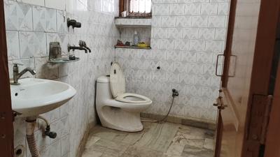 Image of 1800 Sq.ft 3 BHK Builder Floor for sale in AGCR Enclave, New Delhi for Rs. 35000000