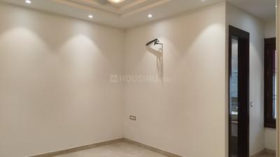 Bedroom Image of 2700 Sq.ft 4 BHK Builder Floor for sale in Vivek Vihar New Delhi for Rs. 50000000