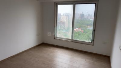 Bedroom Image of 1450 Sq.ft 3.5 BHK Apartment / Flat for sale in Kanakia Paris, Bandra East Mumbai for Rs. 48000000
