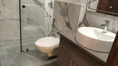 Image of 1800 Sq.ft 3 BHK Builder Floor for sale in Surajmal Vihar, New Delhi for Rs. 40000000