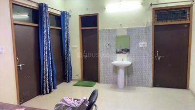 Living Room Image of 1800 Sq.ft 2 BHK Builder Floor for rent in Barkhurdarpur Lucknow for Rs. 16000