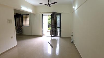 Living Room Image of 938 Sq.ft 2 BHK Apartment / Flat for rent in Magarpatta Iris, Magarpatta City Pune for Rs. 42000
