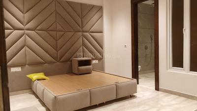 Bedroom Image of 2700 Sq.ft 4 BHK Builder Floor for sale in Anand Vihar New Delhi for Rs. 62500000