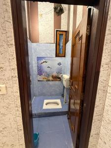Bathroom Image of 1100 Sq.ft 2.5 BHK Builder Floor for rent in Banjarawala Dehradun for Rs. 16000