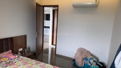 Bedroom Image of 1172 Sq.ft 3.5 BHK Apartment / Flat for rent in Malabar Exotica, Vaishno Devi Circle Ahmedabad for Rs. 43000