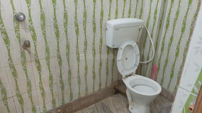 Bathroom Image of 1000 Sq.ft 2 BHK Apartment / Flat for rent in Verdant Enclave, Jadavpur Kolkata for Rs. 13000