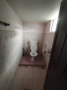 Bathroom Image of 1500 Sq.ft 3 BHK Builder Floor for rent in Dabeerpura Hyderabad for Rs. 10000