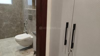 Image of 1620 Sq.ft 3 BHK Builder Floor for sale in Anand Vihar, New Delhi for Rs. 35000000