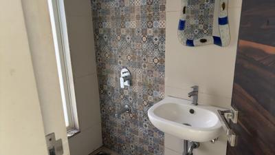 Image of 635 Sq.ft 2 BHK Apartment / Flat for rent in Gurukrupa Marina Enclave, Malad West, Mumbai for Rs. 50000