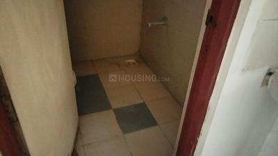 Bathroom Image of 550 Sq.ft 1 BHK Apartment / Flat for sale in Magarpatta Heliconia, Hadapsar Pune for Rs. 7400000