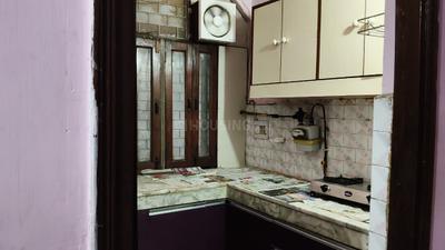 Kitchen Image of 1000 Sq.ft 2 BHK Builder Floor for rent in Laxmi Nagar New Delhi for Rs. 22000