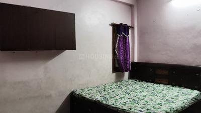 Bedroom Image of 1000 Sq.ft 2 BHK Builder Floor for rent in Laxmi Nagar New Delhi for Rs. 22000