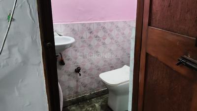 Image of 1000 Sq.ft 2 BHK Builder Floor for rent in Laxmi Nagar, New Delhi for Rs. 22000