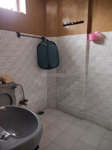 Bathroom Image of 1500 Sq.ft 2 BHK Builder Floor for rent in Sector 14 Faridabad for Rs. 26000