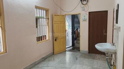 Living Room Image of 1000 Sq.ft 2 BHK Apartment / Flat for rent in Verdant Enclave, Jadavpur Kolkata for Rs. 13000
