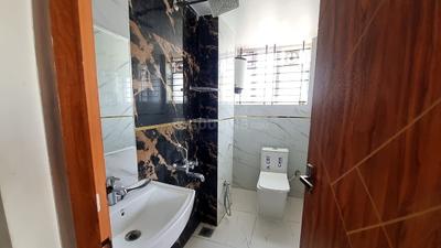 Bathroom Image of 1050 Sq.ft 1 RK Apartment / Flat for rent in Thanisandra Bengaluru for Rs. 19000