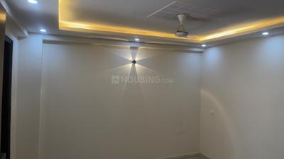 Living Room Image of 600 Sq.ft 2 BHK Apartment / Flat for rent in Sector 73 Noida for Rs. 21000