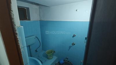 Bathroom Image of 160 Sq.ft 1 RK Independent House for rent in Madehgunj Lucknow for Rs. 4000