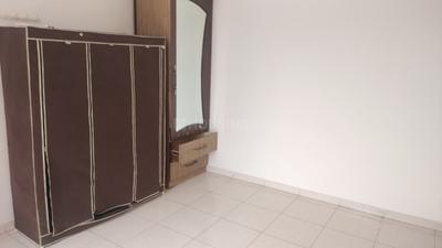 Bedroom Image of 650 Sq.ft 1 BHK Apartment / Flat for rent in Magarpatta Heliconia, Hadapsar Pune for Rs. 25000