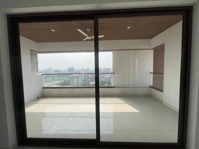Balcony Image of 4447 Sq.ft 4 BHK Duplex for sale in M.G. Road Kochi for Rs. 38400000