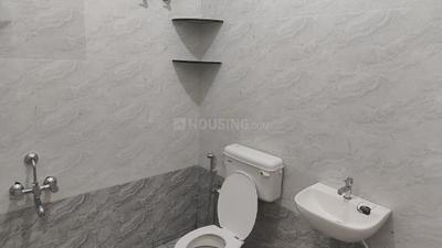 Bathroom Image of 800 Sq.ft 2 BHK Apartment / Flat for rent in Karumathampatti Coimbatore for Rs. 12500