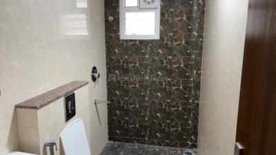 Bathroom Image of 450 Sq.ft 1 RK Apartment / Flat for rent in Hennur Bengaluru for Rs. 25000
