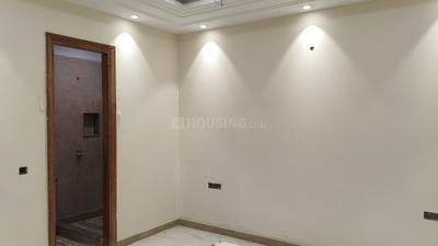 Bedroom Image of 1800 Sq.ft 3 BHK Builder Floor for sale in Vivek Vihar New Delhi for Rs. 40000000