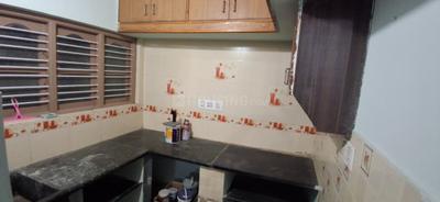 Kitchen Image of 1050 Sq.ft 2 BHK Builder Floor for rent in Varanasi Bengaluru for Rs. 16000