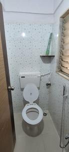 Bathroom Image of 500 Sq.ft 1 BHK Apartment / Flat for rent in Kandivali West Mumbai for Rs. 32000