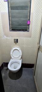Bathroom Image of 550 Sq.ft 1 BHK Apartment / Flat for rent in RNA Regency Park, Kandivali West Mumbai for Rs. 36000