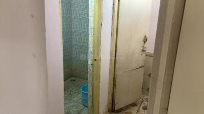 Bathroom Image of 550 Sq.ft 1 BHK Apartment / Flat for rent in Bibwewadi Pune for Rs. 12000
