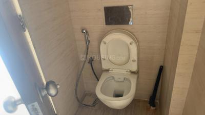Bathroom Image of 460 Sq.ft 1 BHK Apartment / Flat for rent in Haware IPSA, Ghatkopar East Mumbai for Rs. 42000