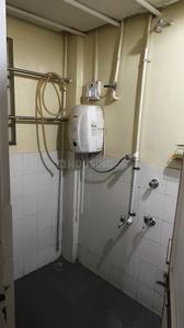 Bathroom Image of 600 Sq.ft 1.5 BHK Apartment / Flat for rent in Warje Pune for Rs. 25000
