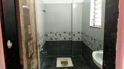 Bathroom Image of 600 Sq.ft 1 BHK Builder Floor for rent in Mahalunge Pune for Rs. 16000