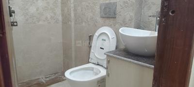 Bathroom Image of 350 Sq.ft 1 RK Builder Floor for rent in Sector 39 Gurgaon for Rs. 18000