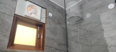 Bathroom Image of 650 Sq.ft 1 BHK Builder Floor for rent in Sector 39 Gurgaon for Rs. 28000