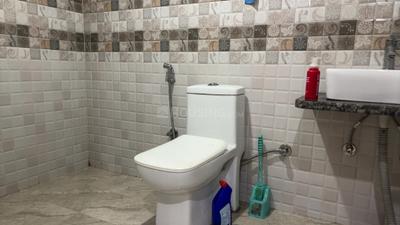Bathroom Image of 350 Sq.ft 1 RK Builder Floor for rent in Sector 52 Gurgaon for Rs. 14000