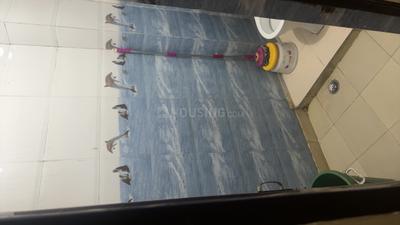 Bathroom Image of 1000 Sq.ft 2 BHK Builder Floor for rent in South Extension I New Delhi for Rs. 25000