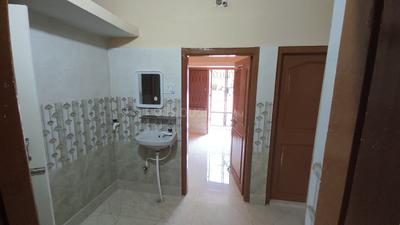 Bathroom Image of 600 Sq.ft 1 RK Builder Floor for rent in CDA Sector9 Cuttack for Rs. 6500