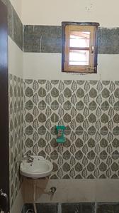 Bathroom Image of 400 Sq.ft 1 BHK Builder Floor for rent in Kharar Mohali for Rs. 6500
